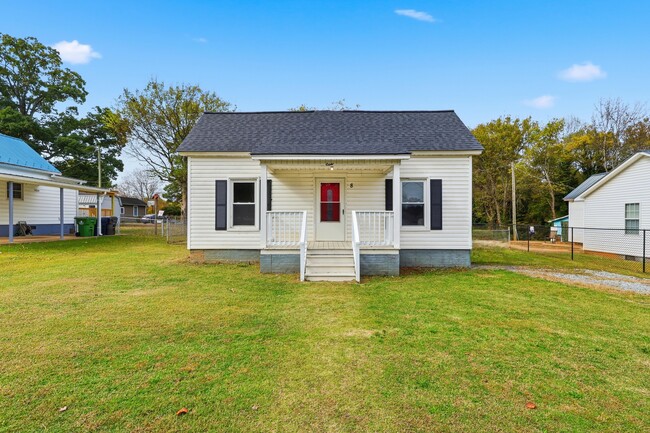 Building Photo - 8 Hames St