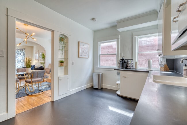 Photo - 2215 SE Powell Blvd Unit 1