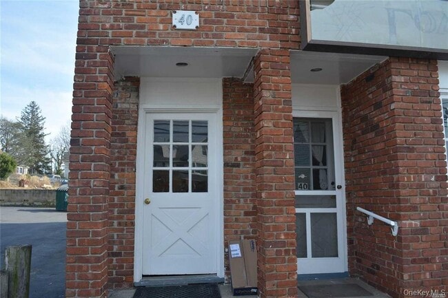 Building Photo - 40 Bayville Ave Unit C