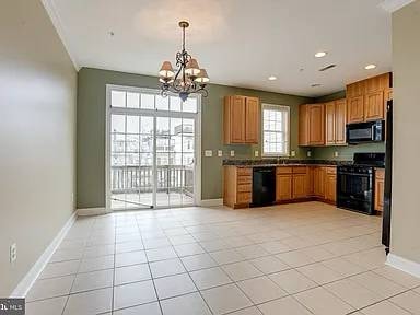 Photo - 833 Ramsay St