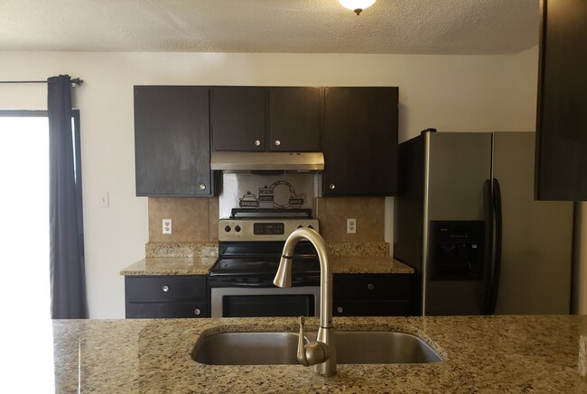 Building Photo - 7915 Ruby Meadow