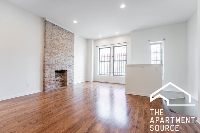 Building Photo - 2835 W Medill Ave Unit 1 Rental