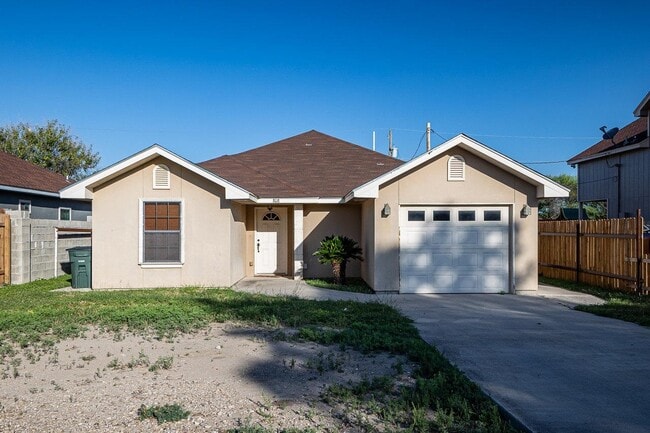 Photo - 808 E Gutierrez St