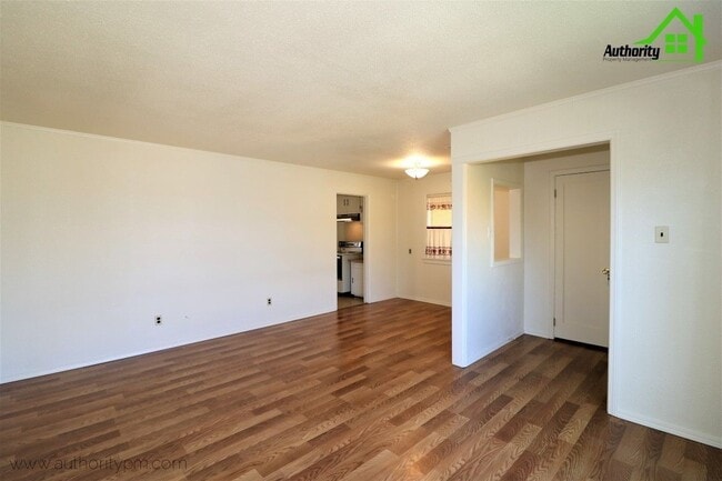 Photo - 1924 Sequoia St