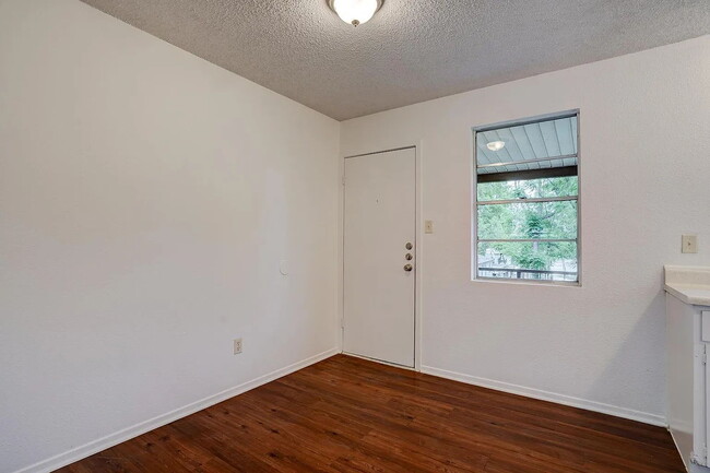 Photo - 748 Martindale Rd