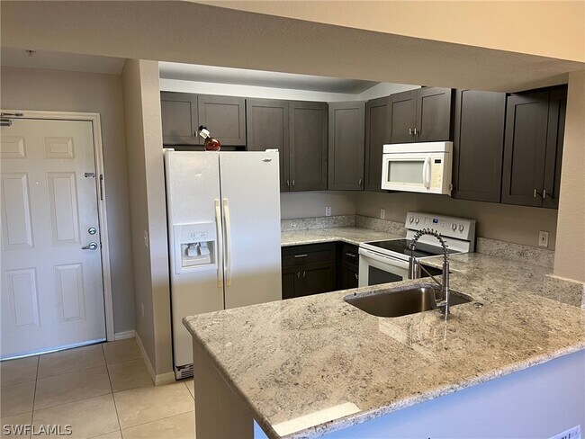 Photo - 8294 Key Royal Cir Unidad 1633