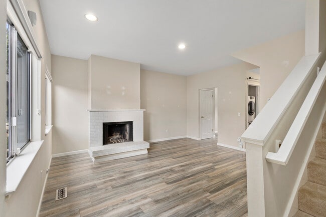 Photo - 3858 Maybelle Ave Unit 3858 Maybelle Ave, Oakland, CA 94619