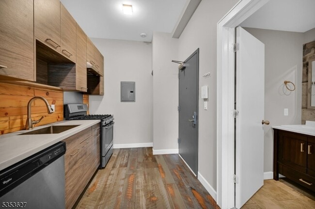 180 Spring St Unit 203
