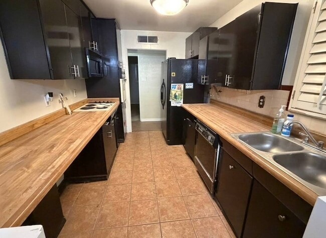 Photo - 8208 Dempsey Ave