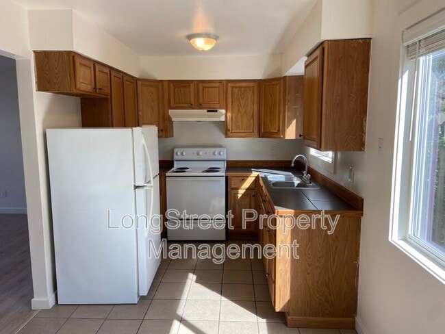 Photo - 11380 SW Greenburg Rd