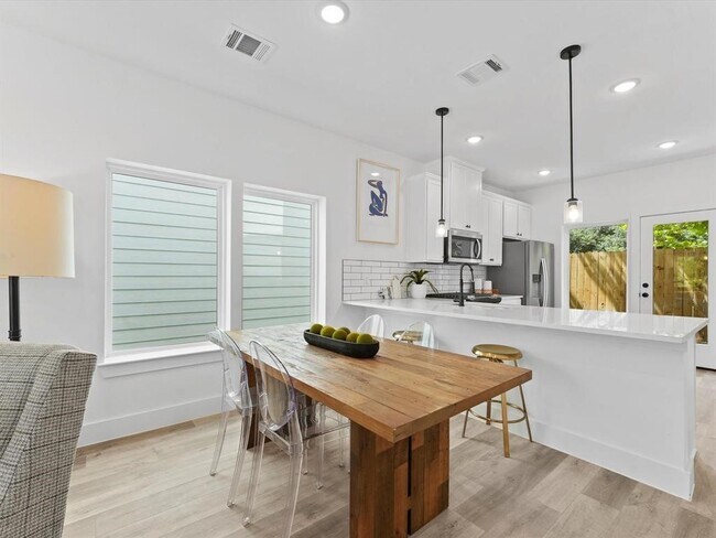 Photo - 1448 Dewalt St