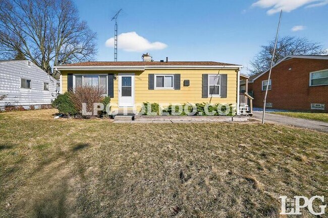 Photo - 1525 Akron St