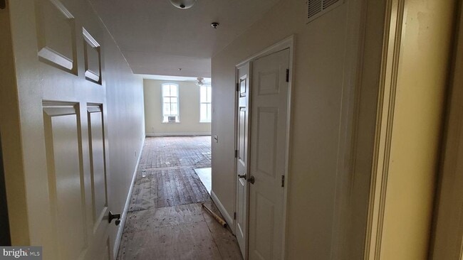 Building Photo - 48 S 6th St Rental