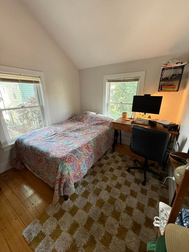 Photo - 115 Pleasant St Unit B