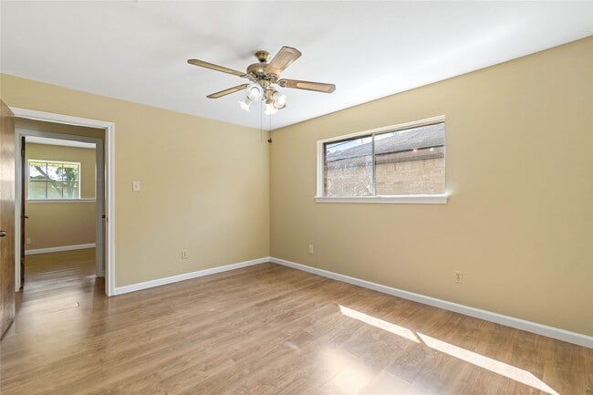 Photo - 10418 Sagemeadow Ln