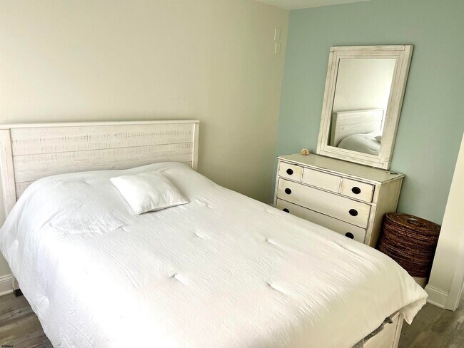 Photo - 6717 Atlantic Ave Unidad 2