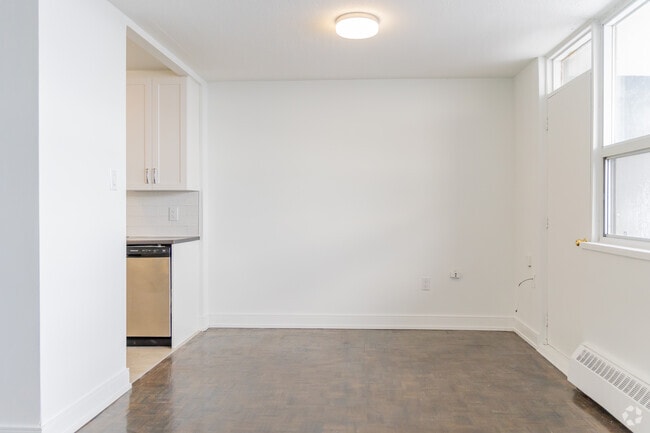 3BR, 2BA - 1281SF - Salle à manger - Eglinton Residences