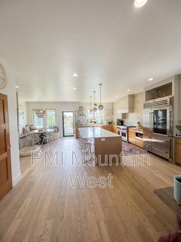 Building Photo - 703 N 920 E