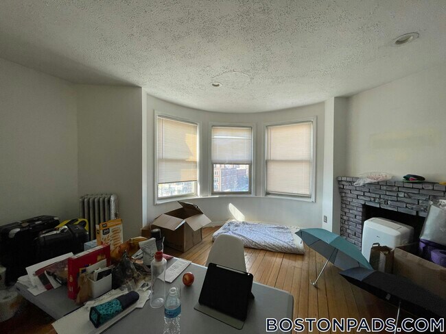 Photo - 879 Beacon St Unidad 52