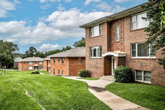 Building Photo - 1-Bed and 1-Bath Apartment Available! Unit 6640-9