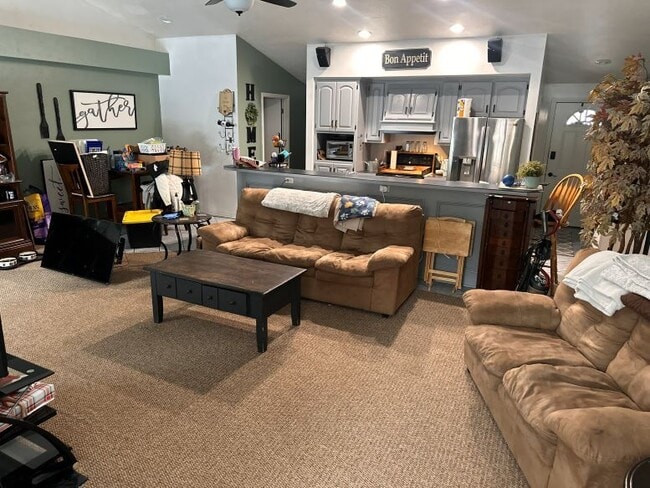 sala de estar/cocina - 13501 Velp Ave Unidad 13501 Velp Ave