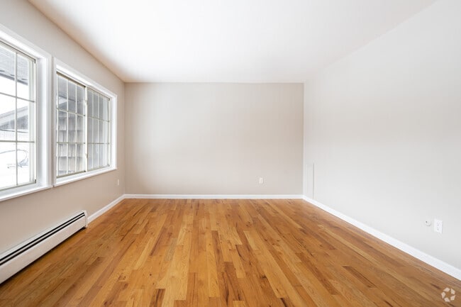 Photo - Oneida Garden Apartments