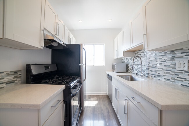 Photo - 319 Heliotrope Dr Unit 2