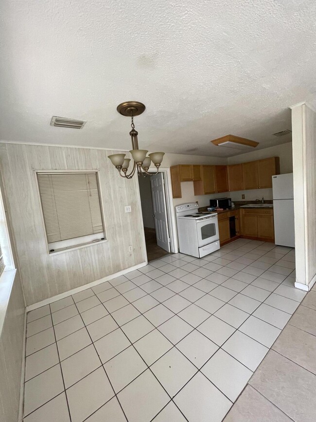 Photo - 2801 Avenue E