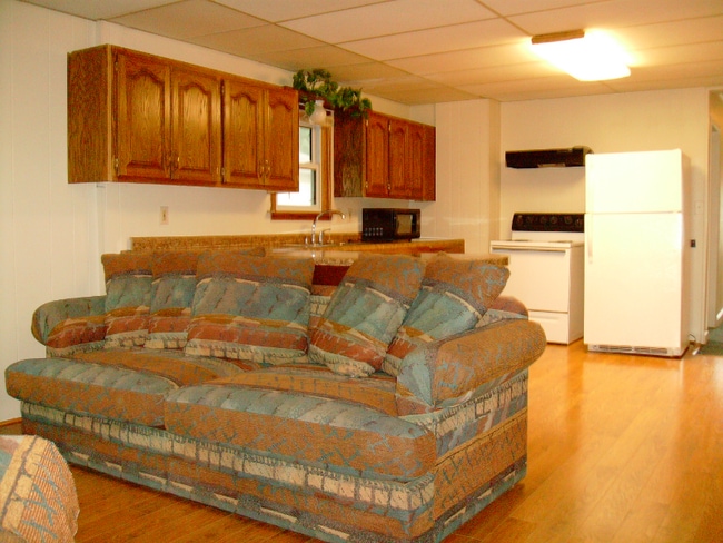 Photo - 184 E 9th St