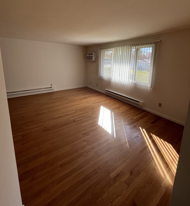 Photo - Longbranch Park Apartments