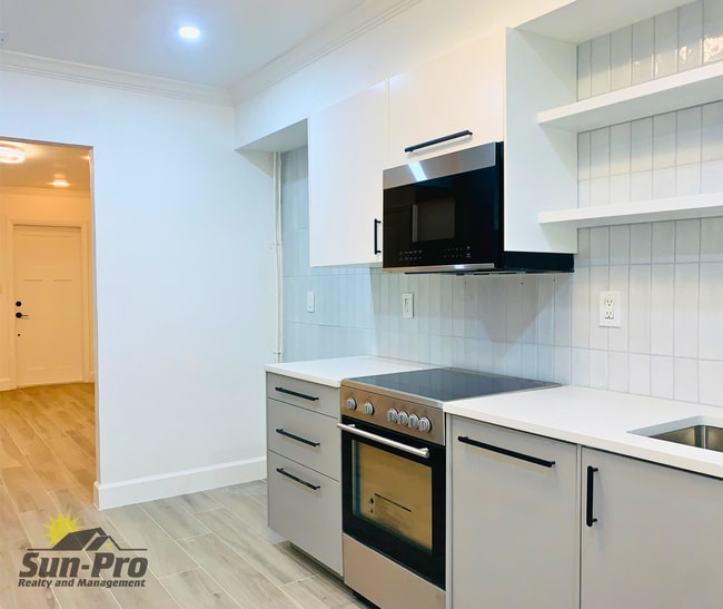 Photo - 748 Bethune St