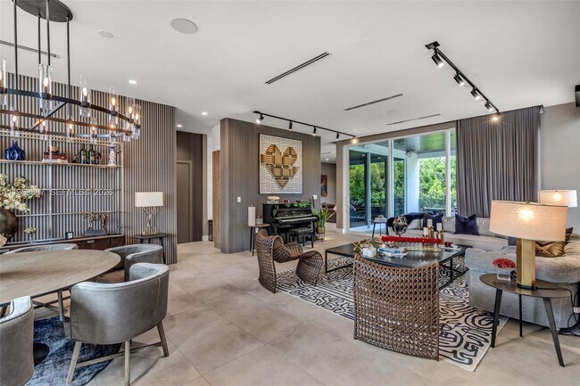 Photo - 285 W Mashta Dr