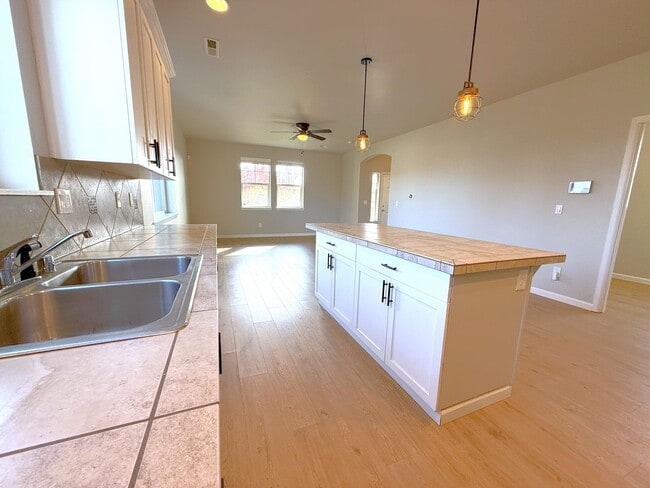 Photo - Beautiful House - 3 bed in Yelm!!