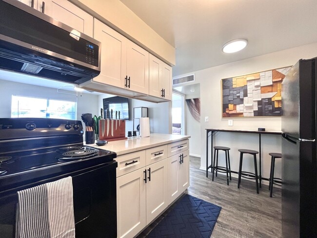 Building Photo - Inertia