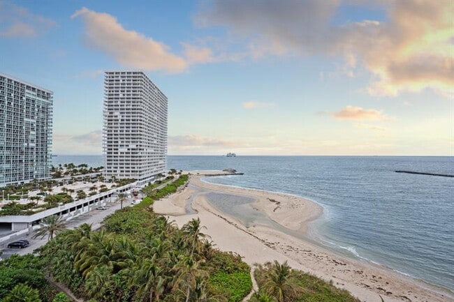 Building Photo - 2100 S Ocean Dr Unit 9A