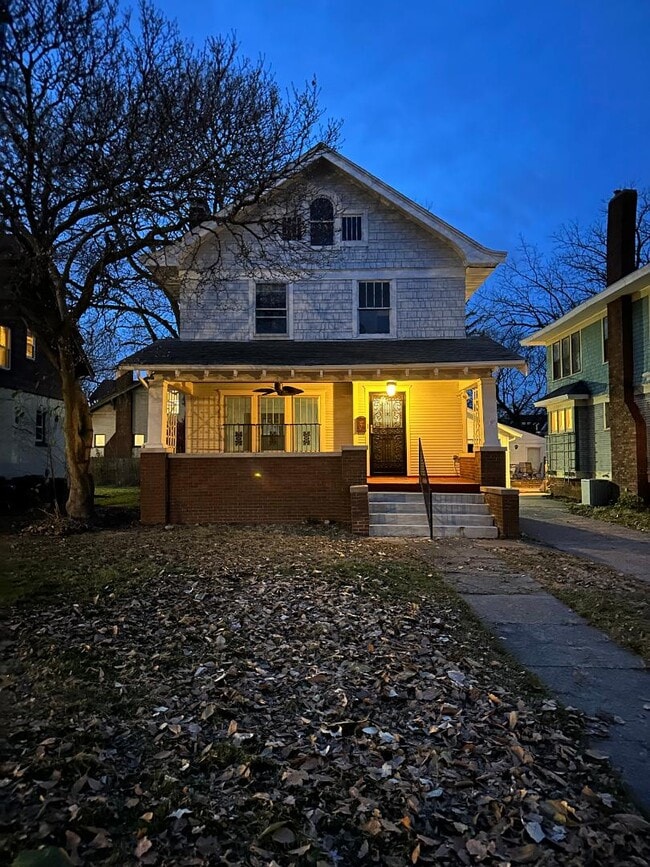 Photo - 1105 N Bourland Ave