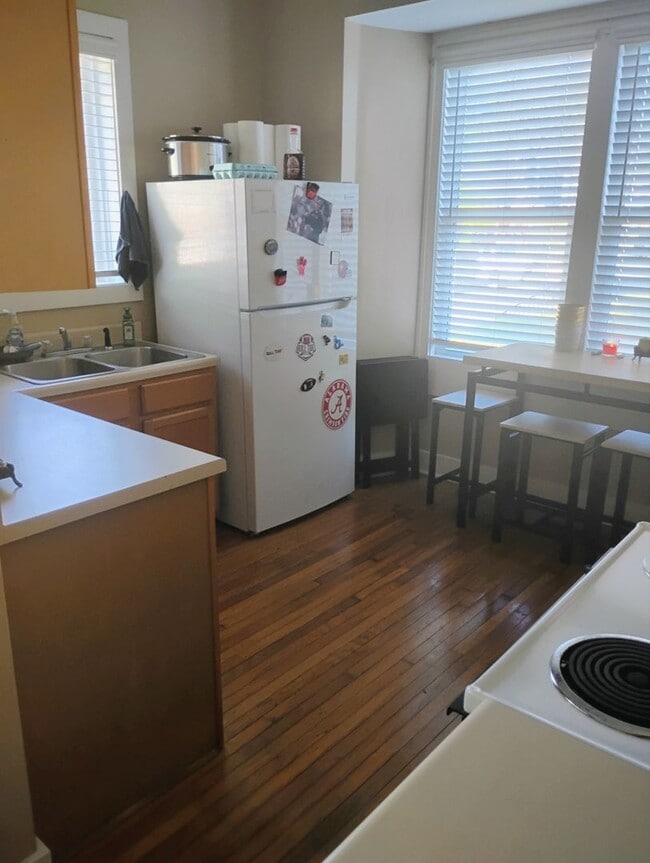 Photo - 425 Caplewood Dr Unit A