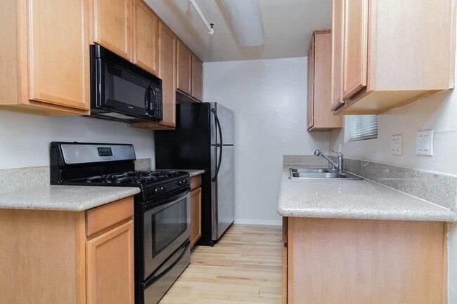 D69--2611 S. Portland Street