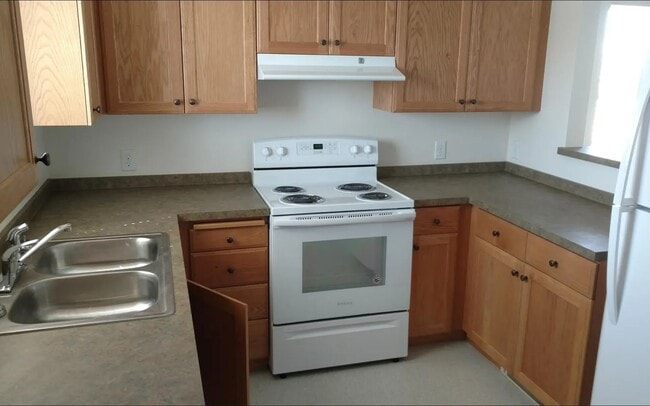 Building Photo - 681 N 2872 E Rental