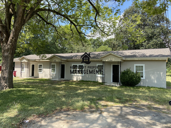 Building Photo - 5747 Knowles Dr Rental