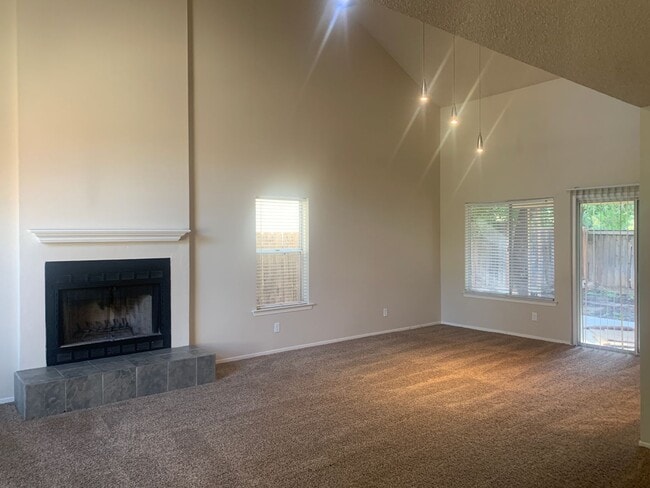 Photo - 1703 E Eclipse Ave