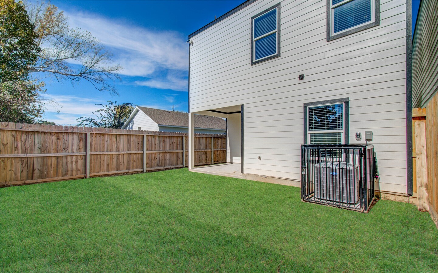 Photo - 837 S Victory Dr