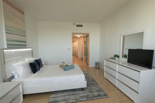 Photo - 251 Crandon Blvd Unit 704