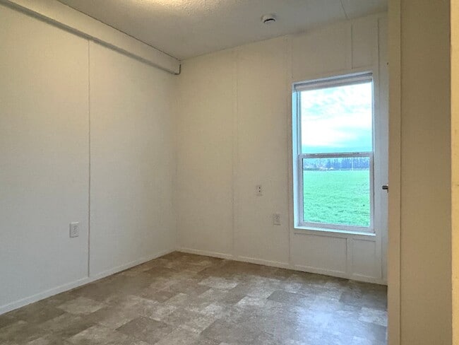 Photo - Manufactured House in the Country - Shed Included