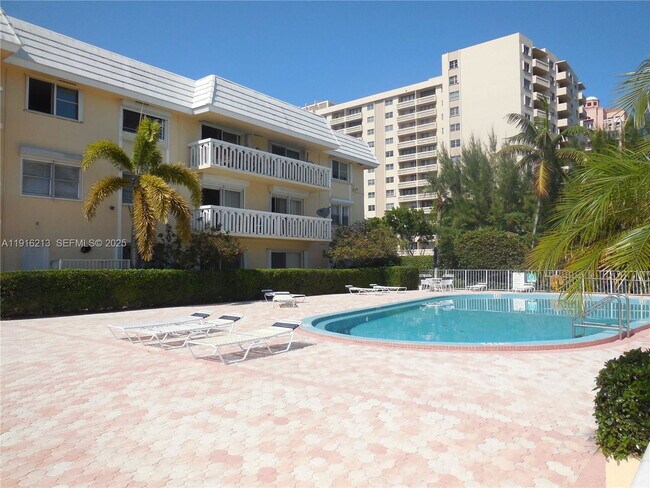 Photo - 100 Edgewater Dr Unidad 2