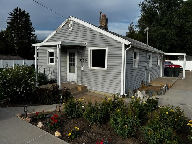 Photo - 3250 Jefferson Ave