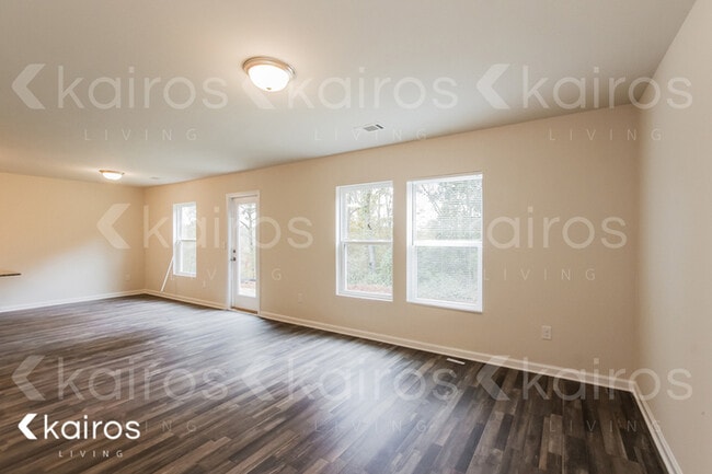 Photo - 270 Christopher St