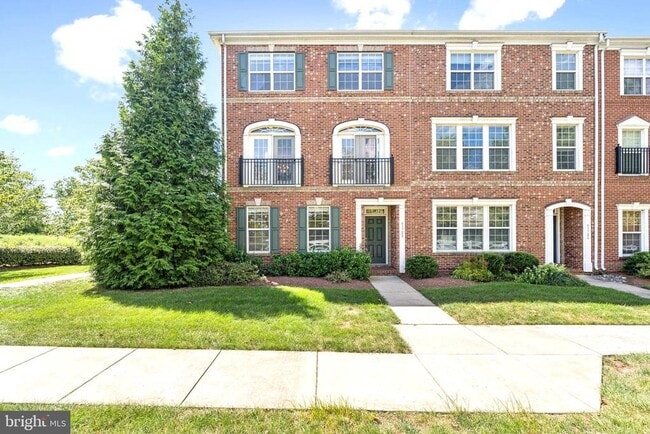 Photo - 43728 Gold Hill Square Townhome