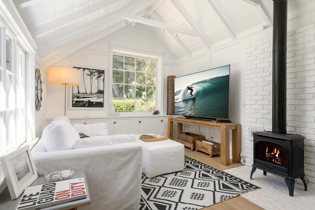 Photo - 539 Periwinkle Ln