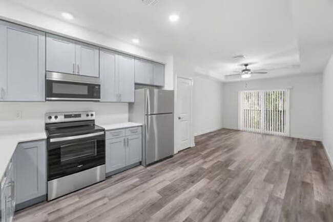 Building Photo - 3182 Oleander Ave